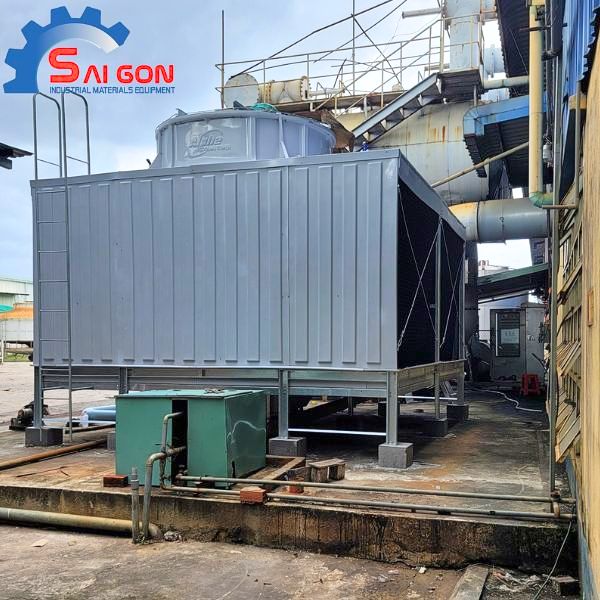 H&igrave;nh ảnh thực tế Th&aacute;p giải nhiệt Alpha vu&ocirc;ng 250RT