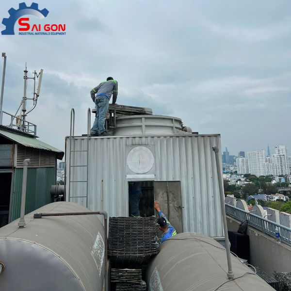 Bảo trì định kỳ tháp giải nhiệt bị dơ