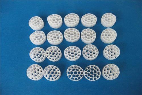 Giá thể vi sinh MBBR rất bền bỉ, thời gian sử dụng kéo dài từ 5 – 10 năm.