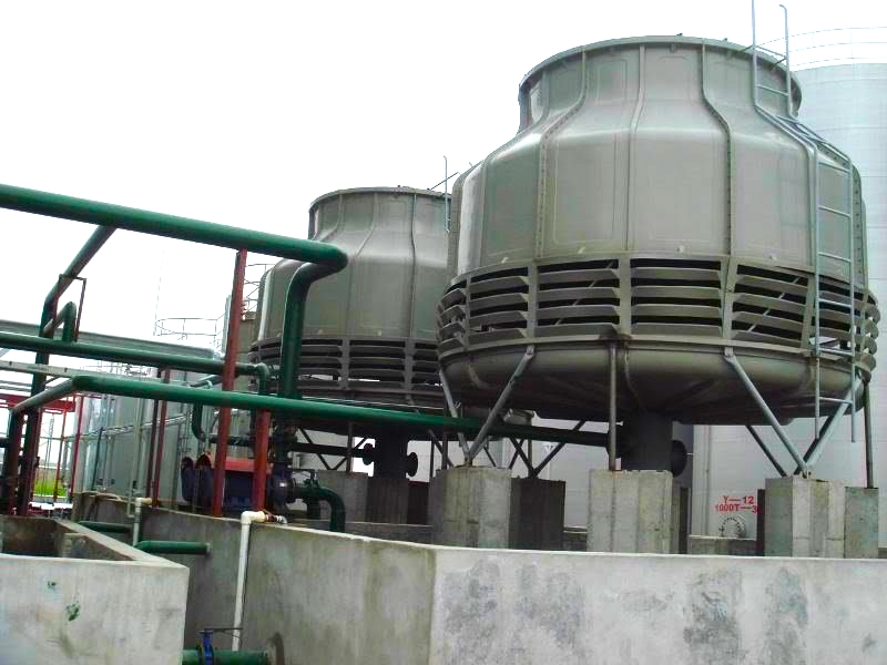 Tháp giải nhiệt tròn được lắp đặt tại một nhà máy ở Đắk Lắk
